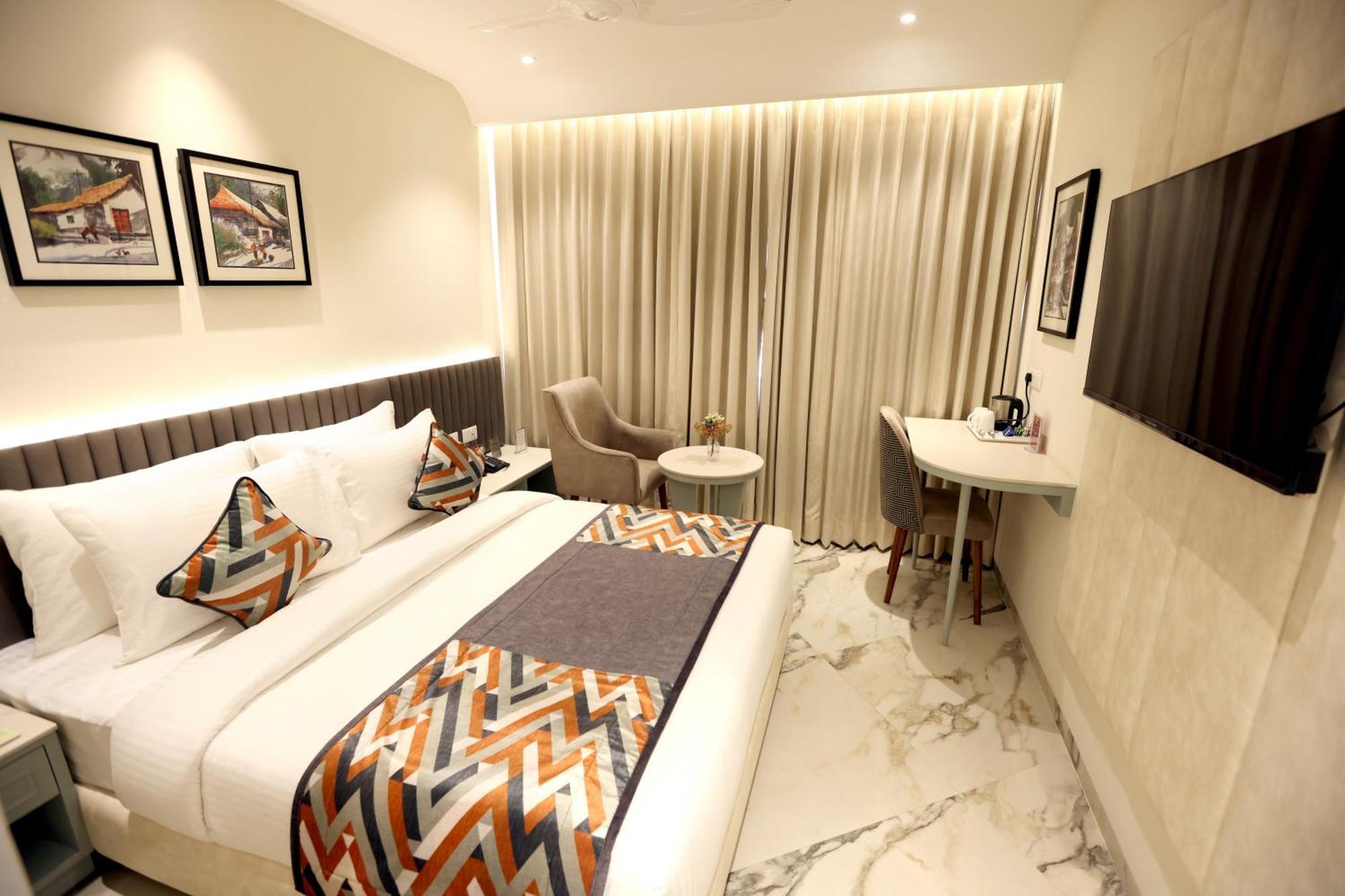Hiraya Hotels Mohali Eksteriør bilde