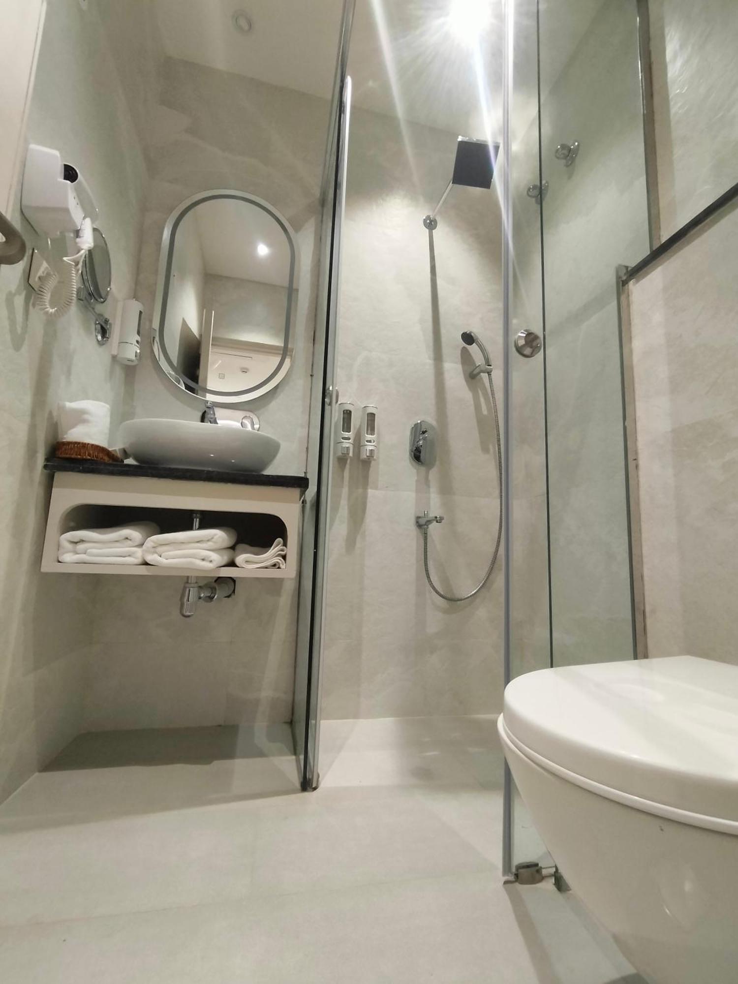 Hiraya Hotels Mohali Eksteriør bilde