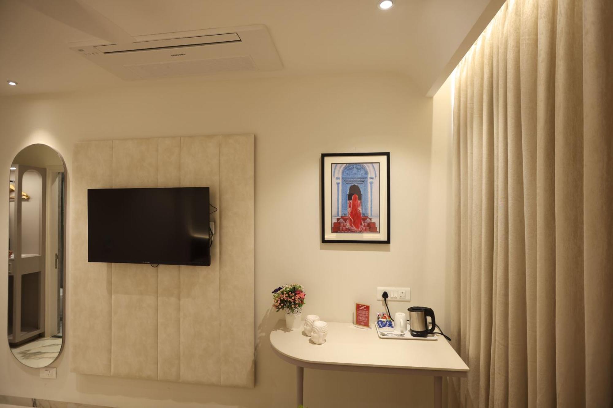 Hiraya Hotels Mohali Eksteriør bilde