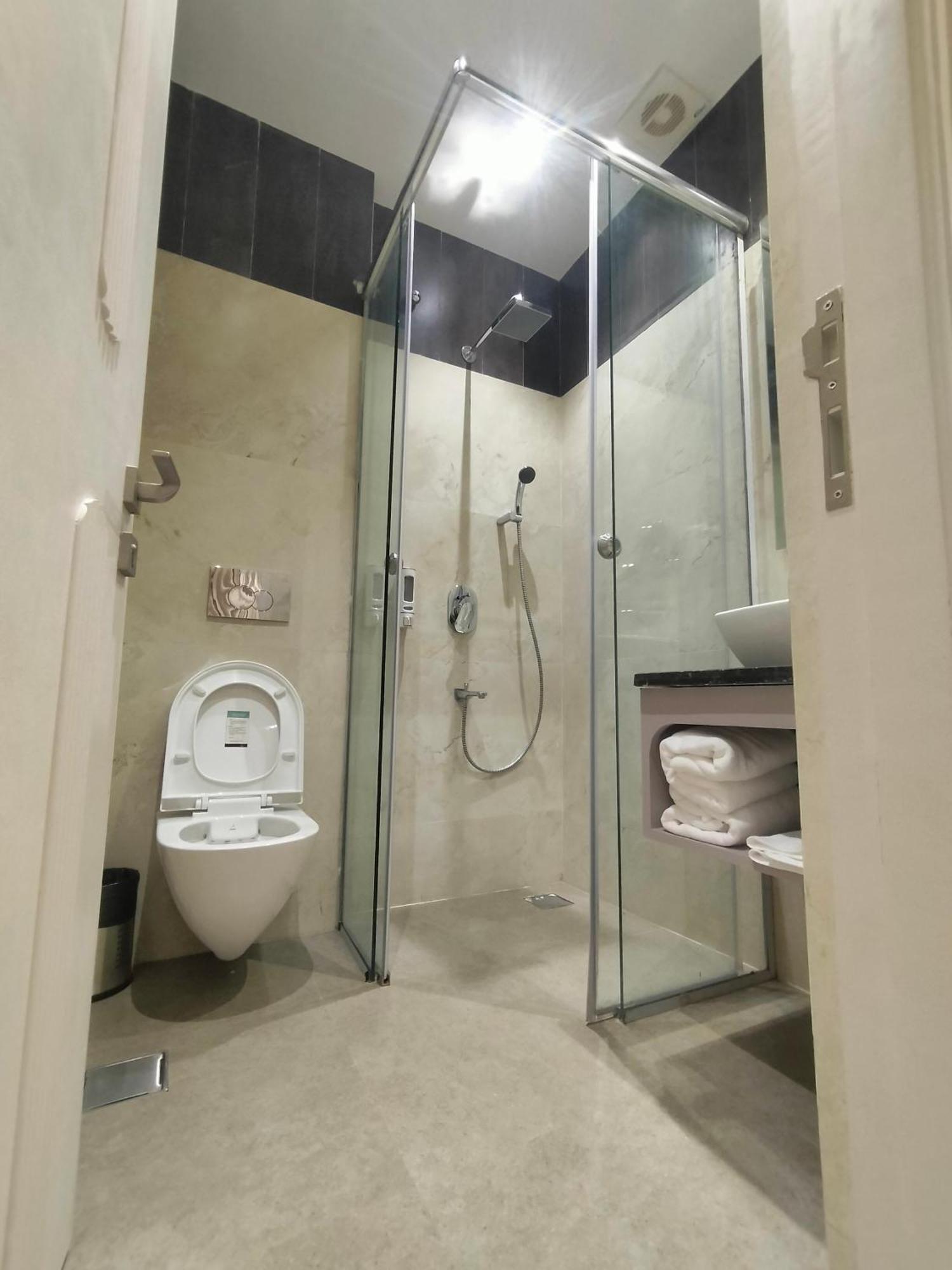 Hiraya Hotels Mohali Eksteriør bilde