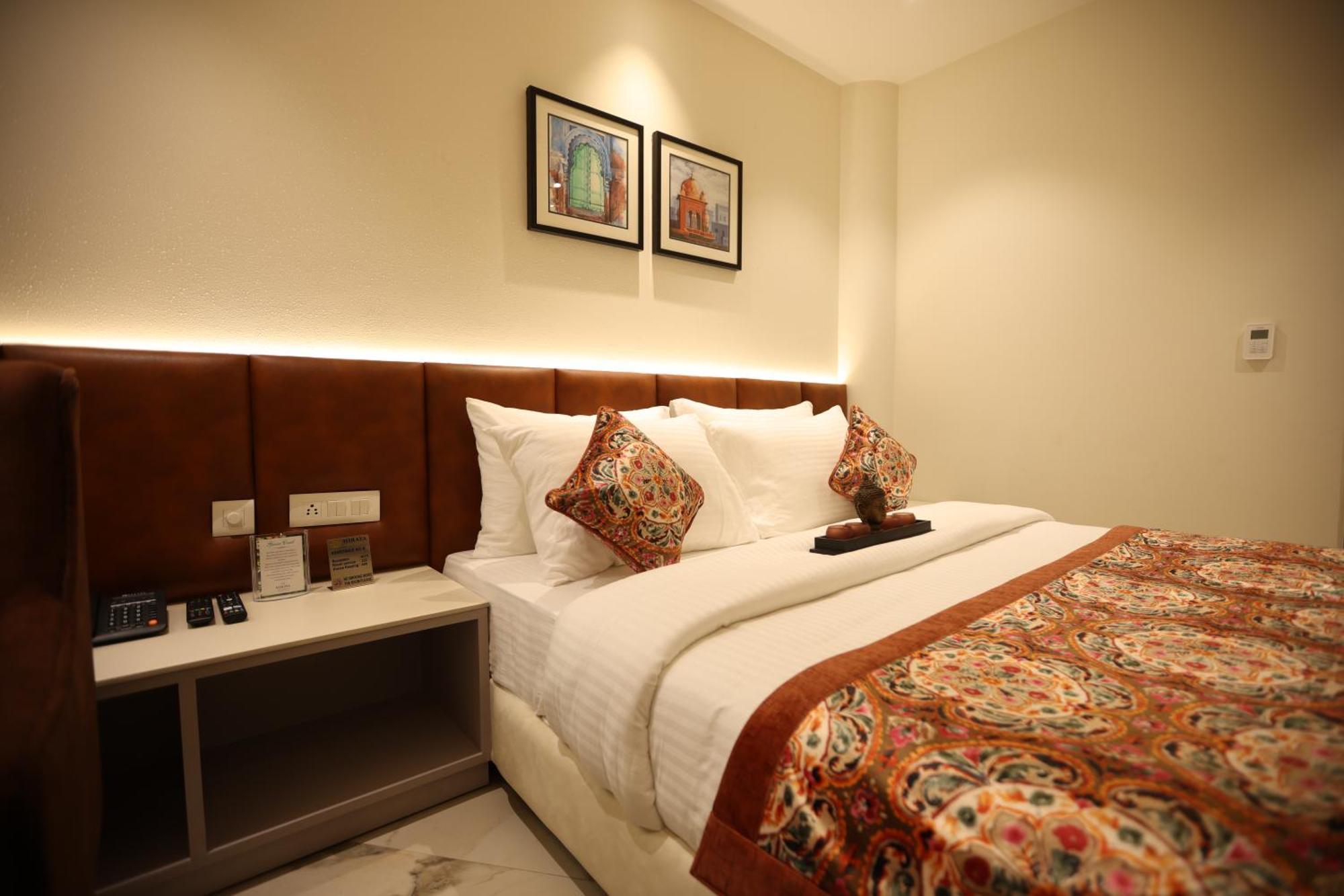 Hiraya Hotels Mohali Eksteriør bilde