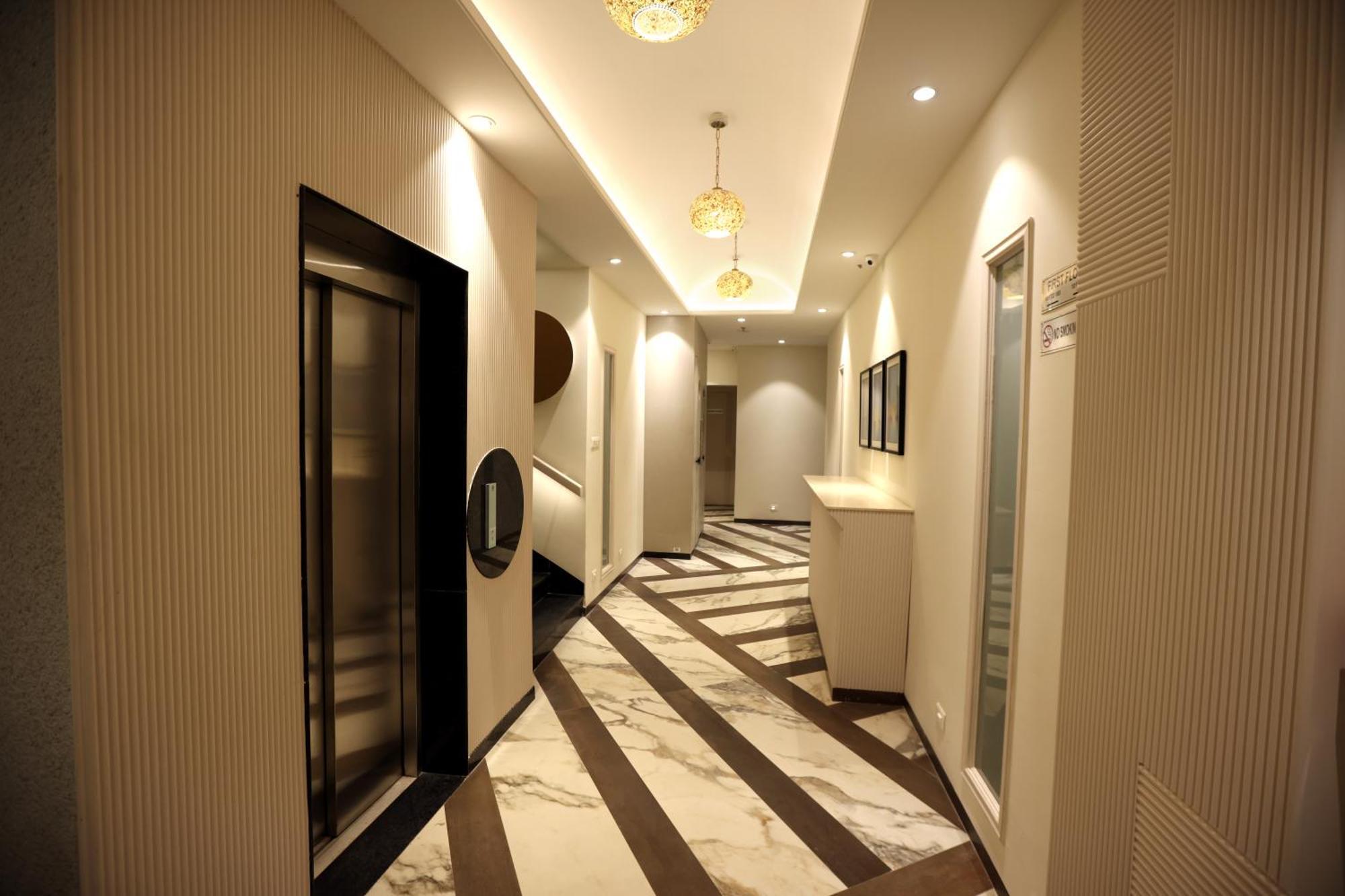 Hiraya Hotels Mohali Eksteriør bilde