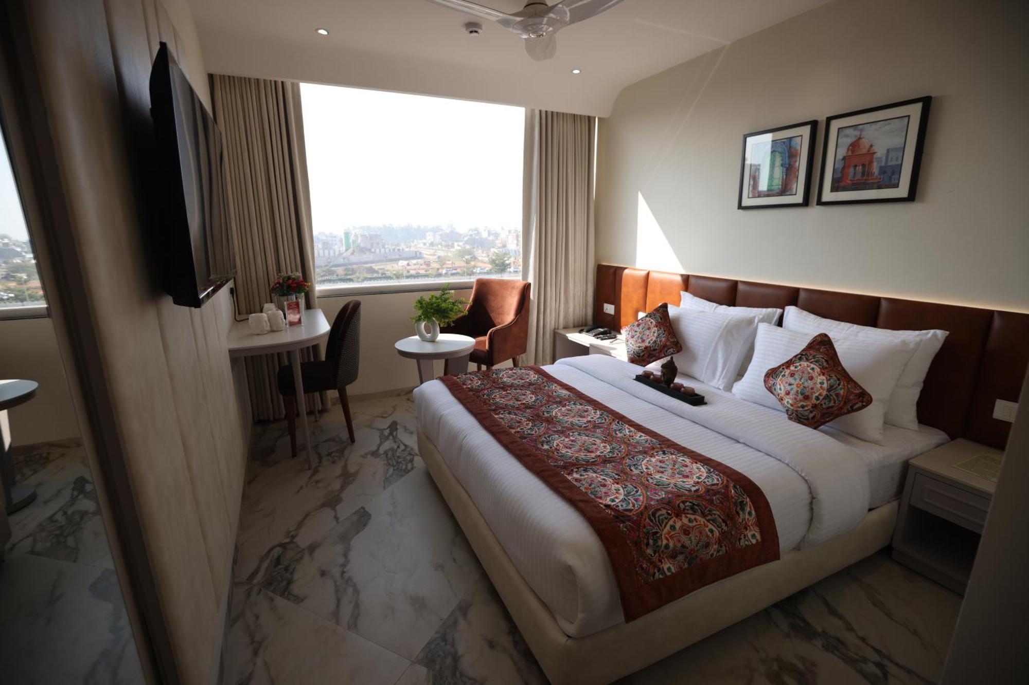 Hiraya Hotels Mohali Eksteriør bilde