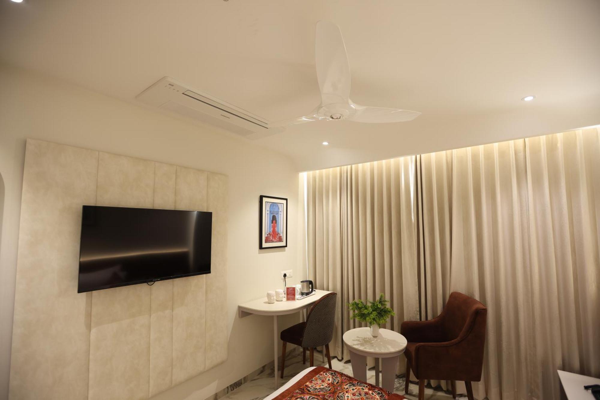 Hiraya Hotels Mohali Eksteriør bilde