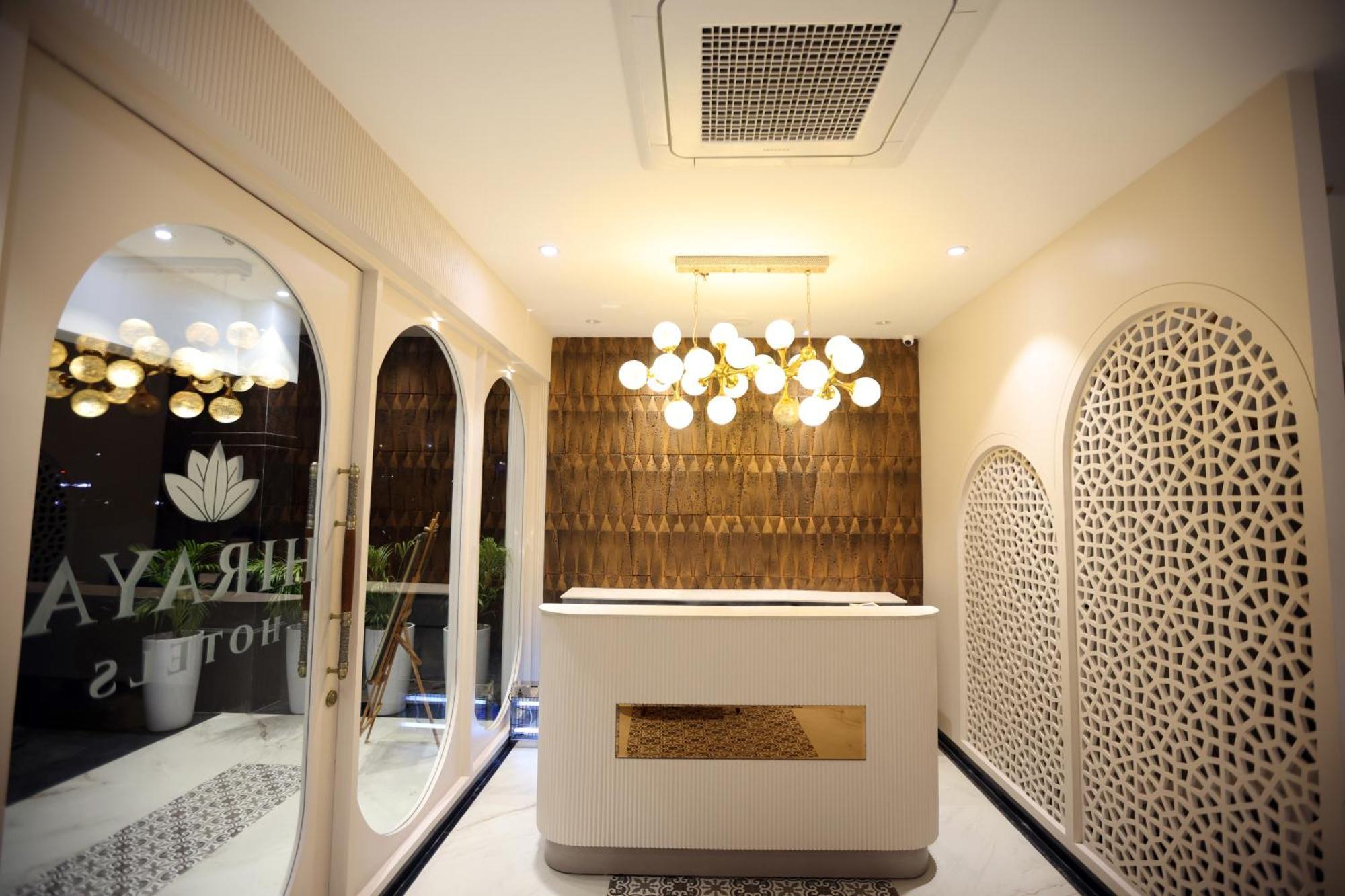 Hiraya Hotels Mohali Eksteriør bilde