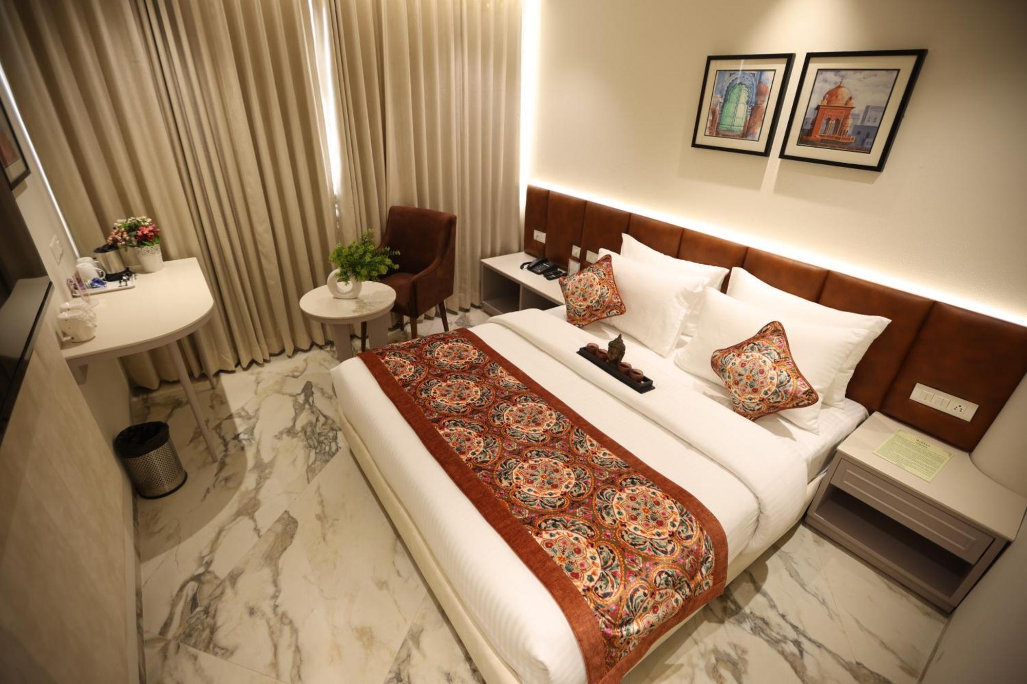 Hiraya Hotels Mohali Eksteriør bilde